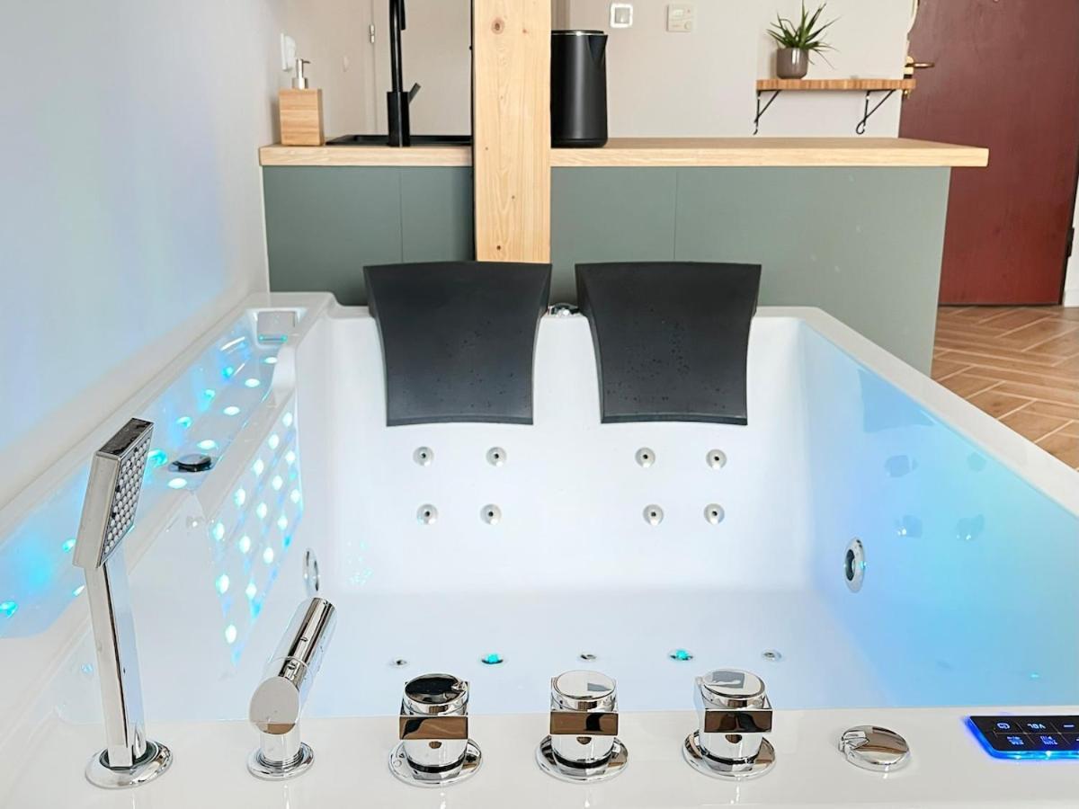 Apartment Premium Jacuzzi With Air Conditioning, Main Square Cracow Krakau